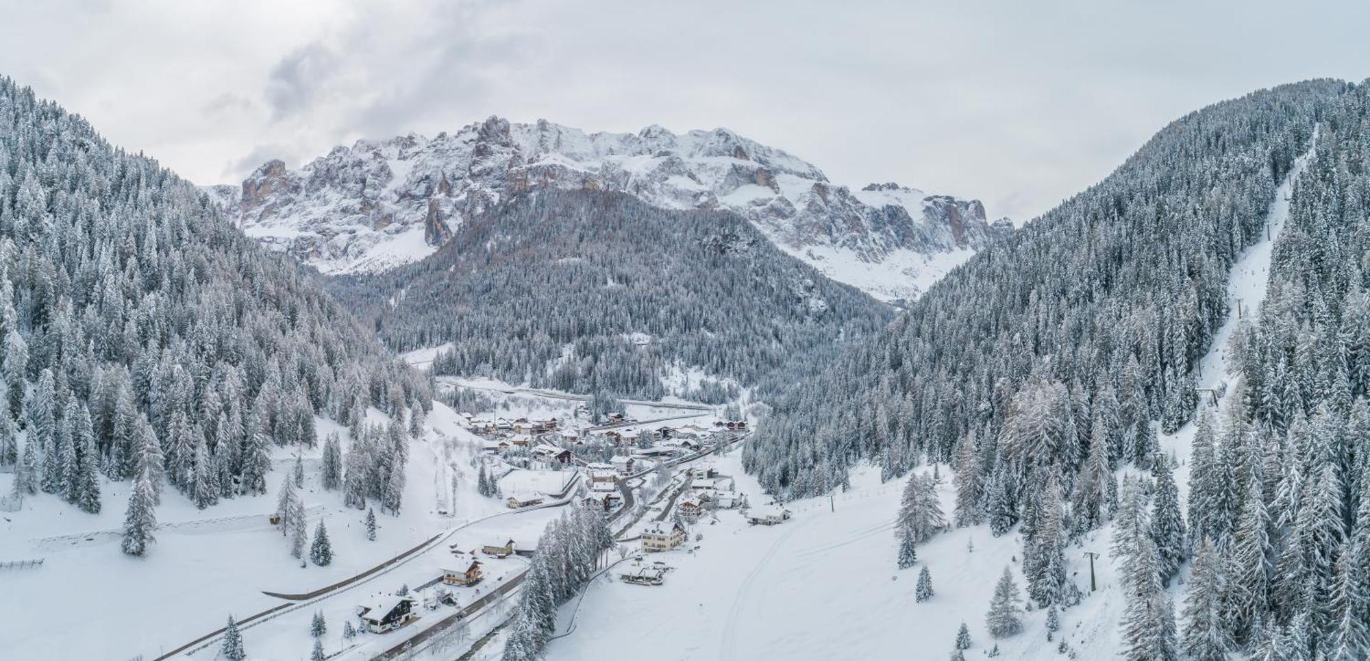 Garni La Grambla Hotell Selva di Val Gardena Exteriör bild
