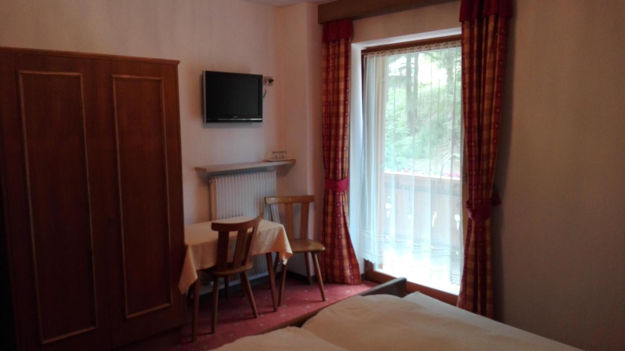 Garni La Grambla Hotell Selva di Val Gardena Exteriör bild