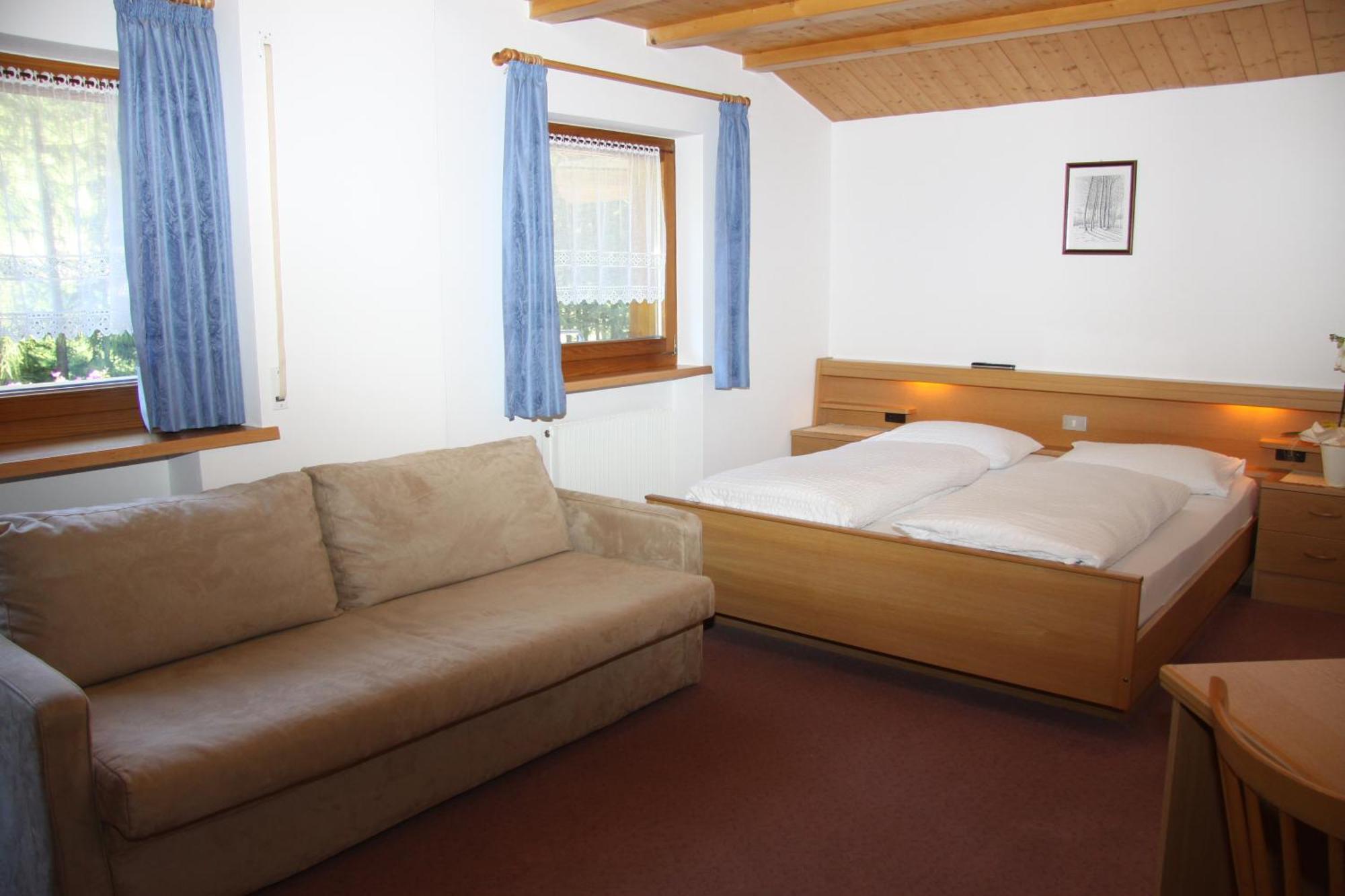 Garni La Grambla Hotell Selva di Val Gardena Exteriör bild