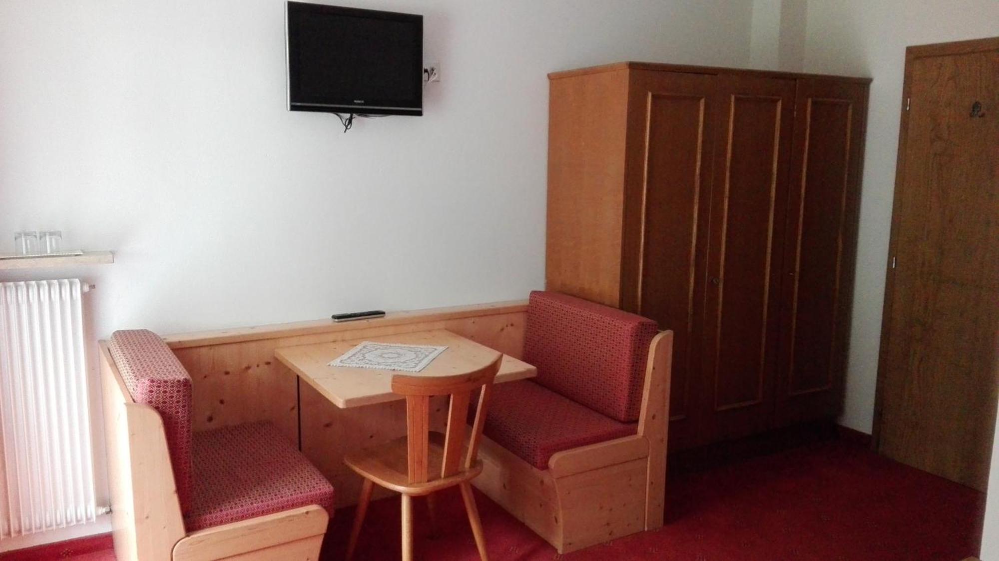 Garni La Grambla Hotell Selva di Val Gardena Exteriör bild