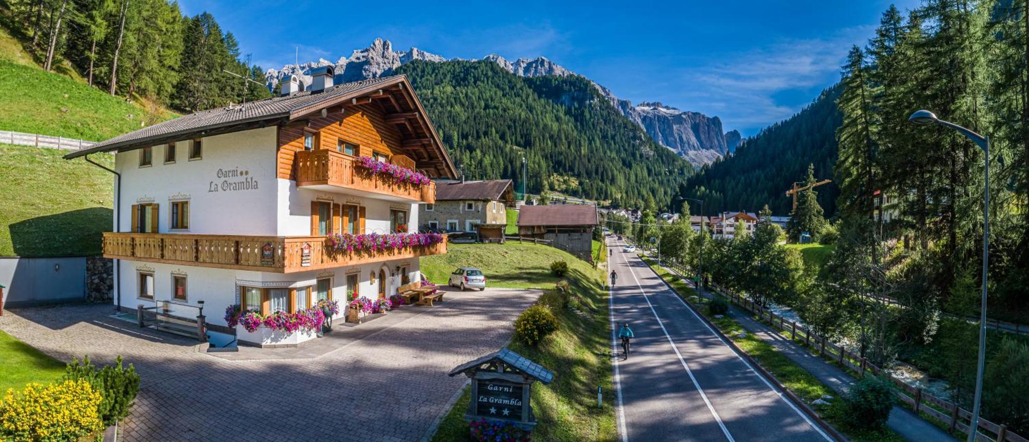 Garni La Grambla Hotell Selva di Val Gardena Exteriör bild
