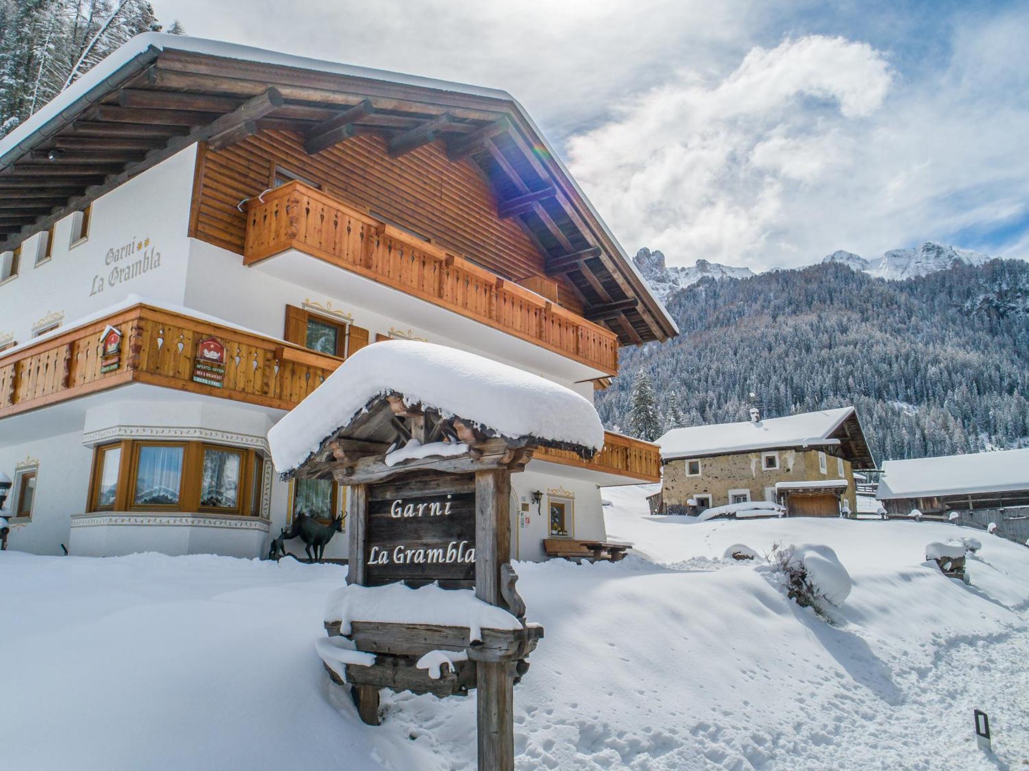 Garni La Grambla Hotell Selva di Val Gardena Exteriör bild