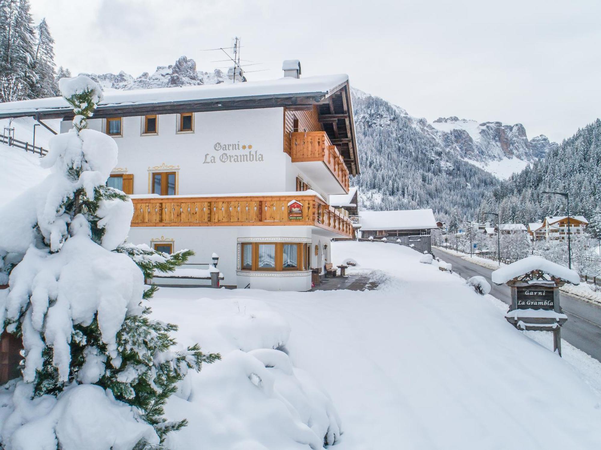 Garni La Grambla Hotell Selva di Val Gardena Exteriör bild
